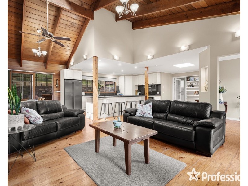 8 Adams Place, Mount Evelyn VIC 3796