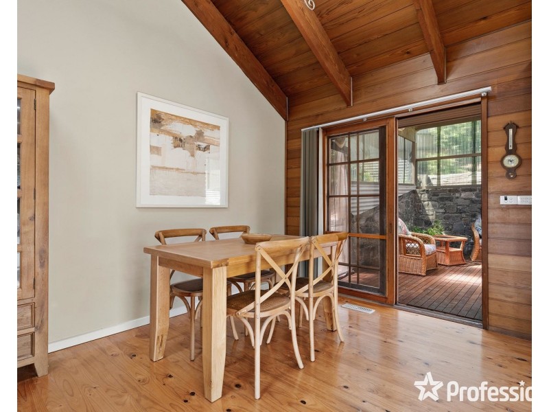 8 Adams Place, Mount Evelyn VIC 3796