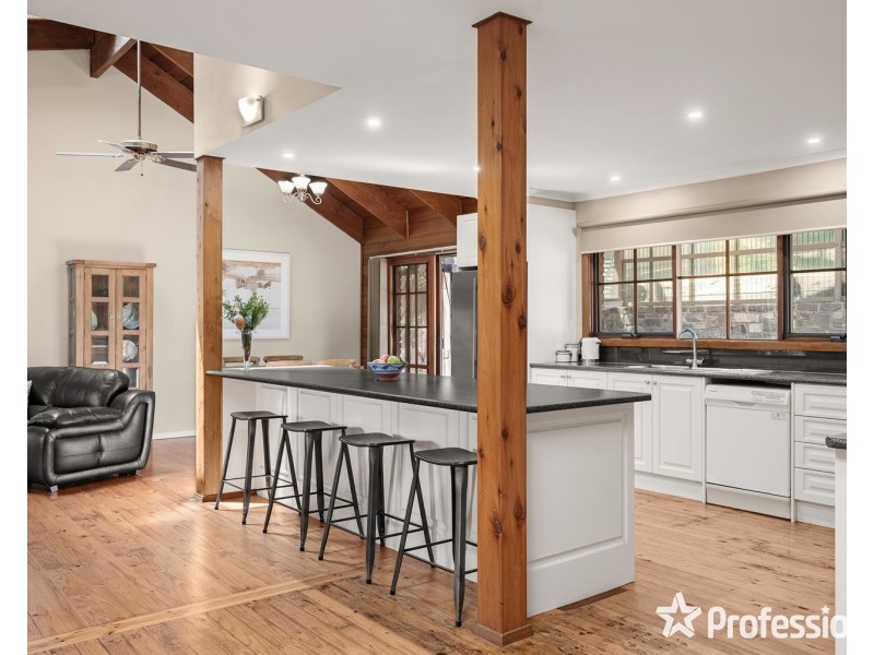 8 Adams Place, Mount Evelyn VIC 3796