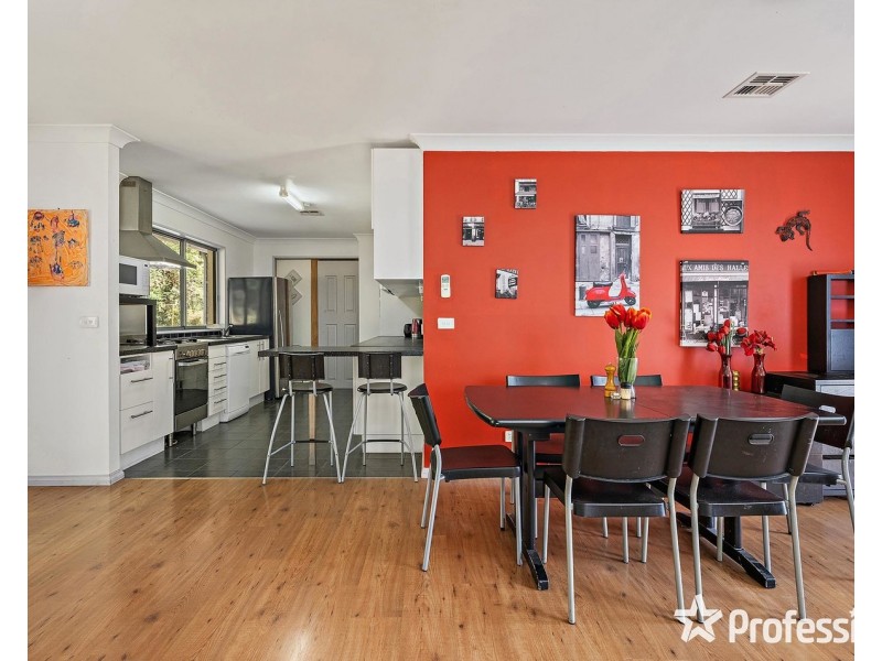 6 Priestley Crescent, Mount Evelyn VIC 3796