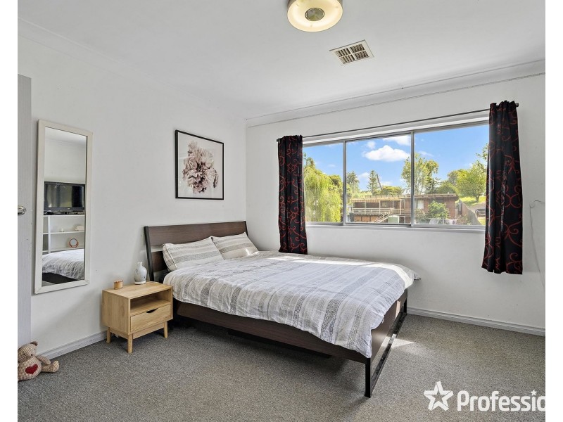 6 Priestley Crescent, Mount Evelyn VIC 3796