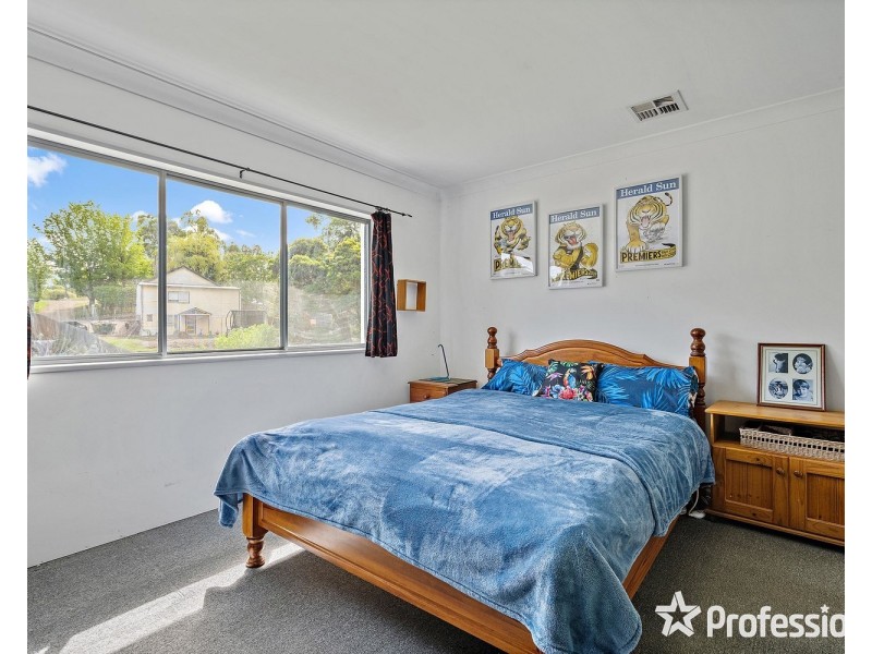 6 Priestley Crescent, Mount Evelyn VIC 3796