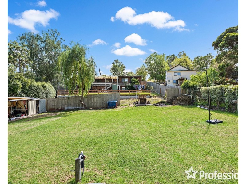6 Priestley Crescent, Mount Evelyn VIC 3796
