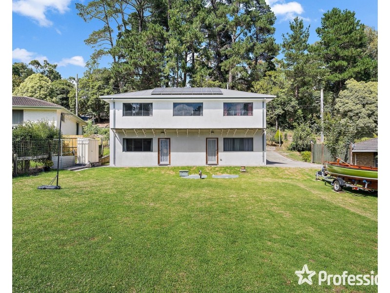 6 Priestley Crescent, Mount Evelyn VIC 3796