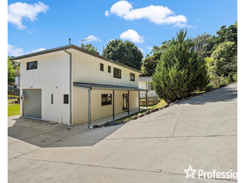 6 Priestley Crescent, Mount Evelyn VIC 3796