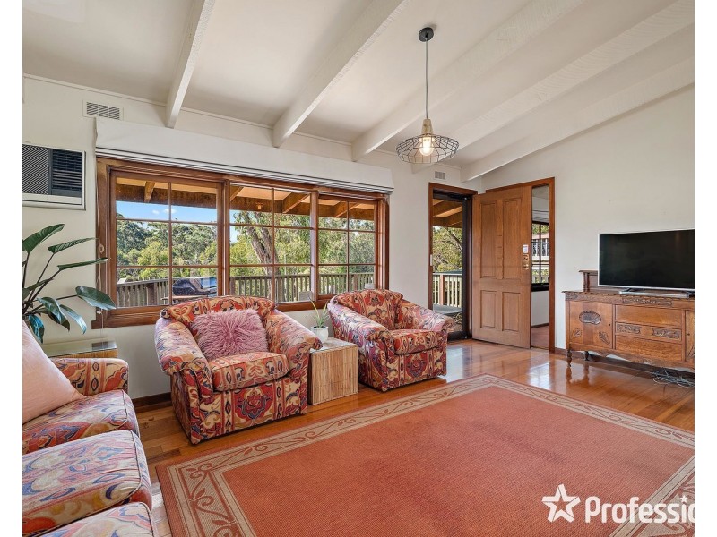 12 Kuyura Road, Mount Evelyn VIC 3796