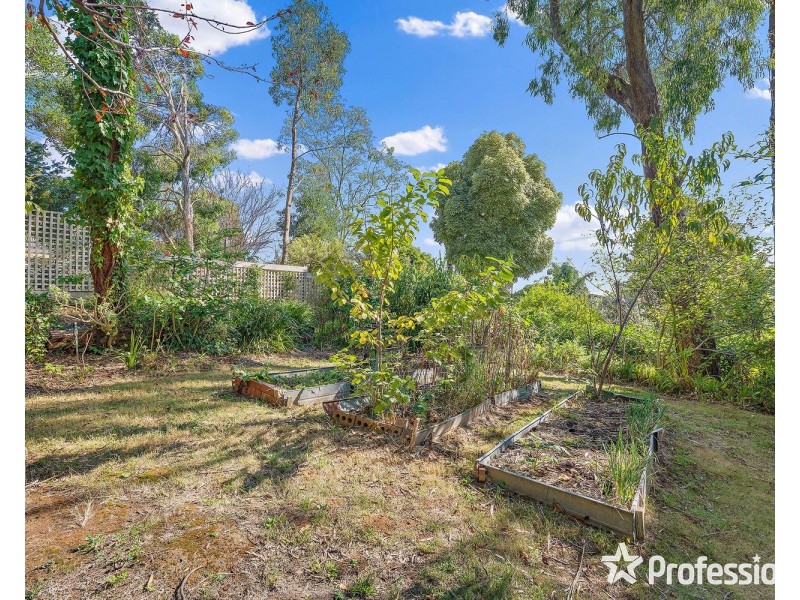 12 Kuyura Road, Mount Evelyn VIC 3796