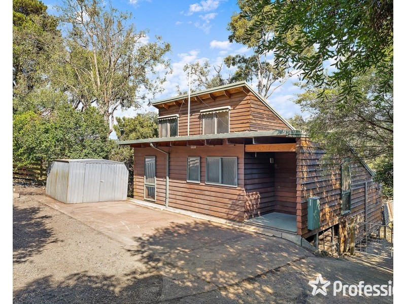 105 Commercial Road, Mount Evelyn VIC 3796