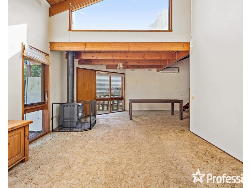 105 Commercial Road, Mount Evelyn VIC 3796