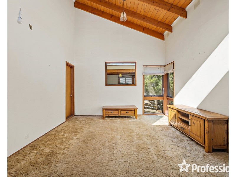 105 Commercial Road, Mount Evelyn VIC 3796