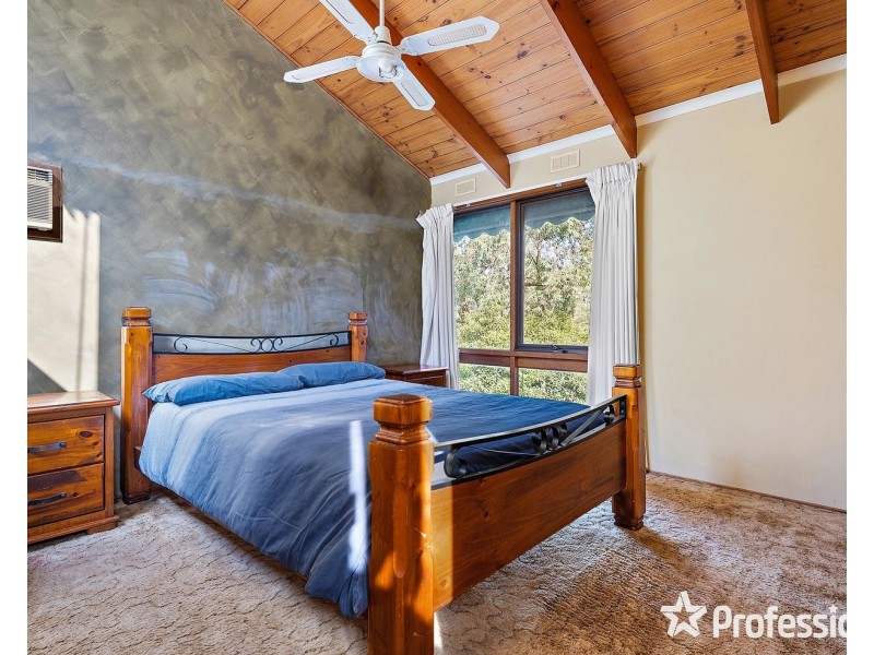 105 Commercial Road, Mount Evelyn VIC 3796