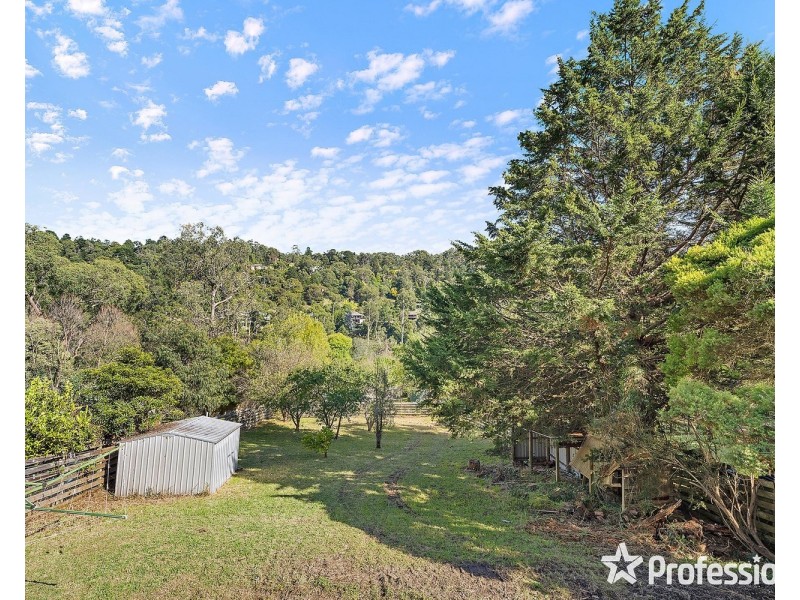 105 Commercial Road, Mount Evelyn VIC 3796