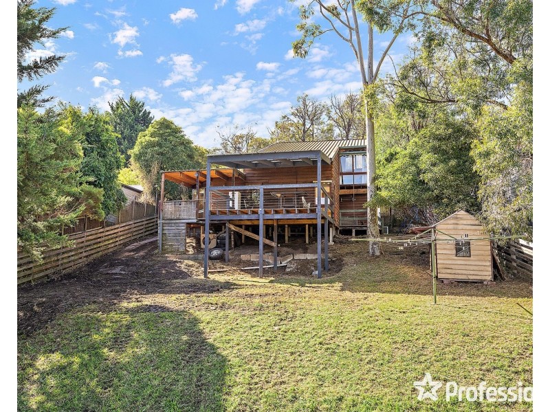 105 Commercial Road, Mount Evelyn VIC 3796