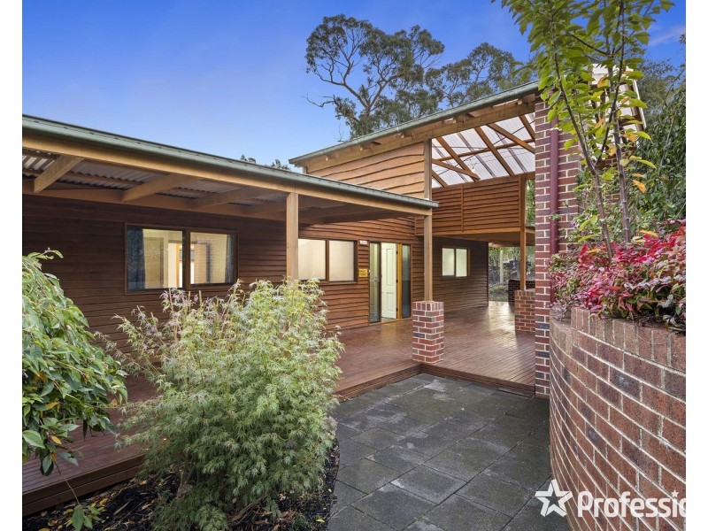 13-15 Sycamore Grove, Mount Evelyn VIC 3796