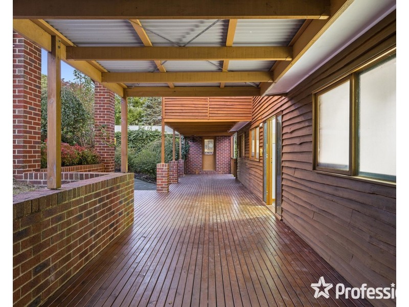 13-15 Sycamore Grove, Mount Evelyn VIC 3796