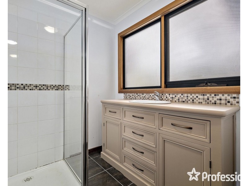 13-15 Sycamore Grove, Mount Evelyn VIC 3796