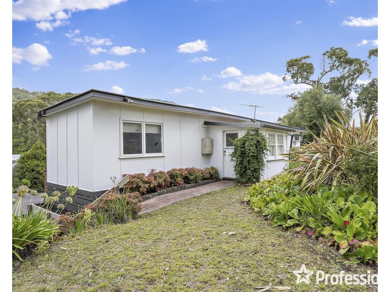 13-15 Sycamore Grove, Mount Evelyn VIC 3796