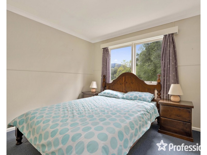 13-15 Sycamore Grove, Mount Evelyn VIC 3796