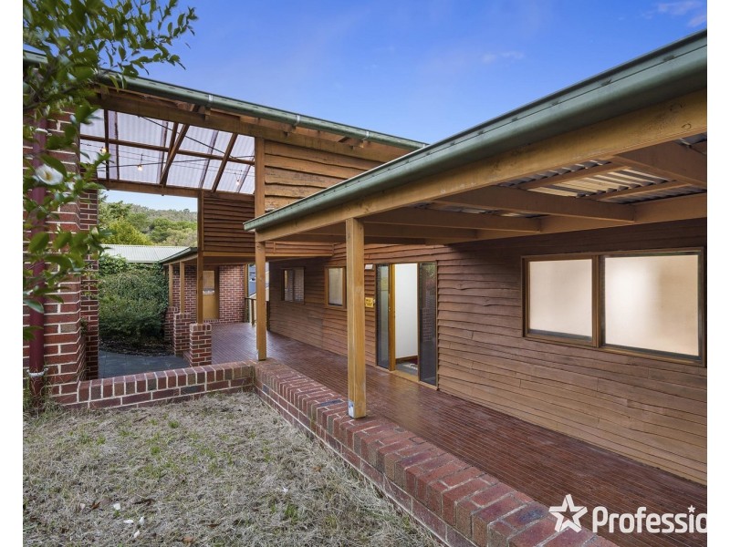 13-15 Sycamore Grove, Mount Evelyn VIC 3796