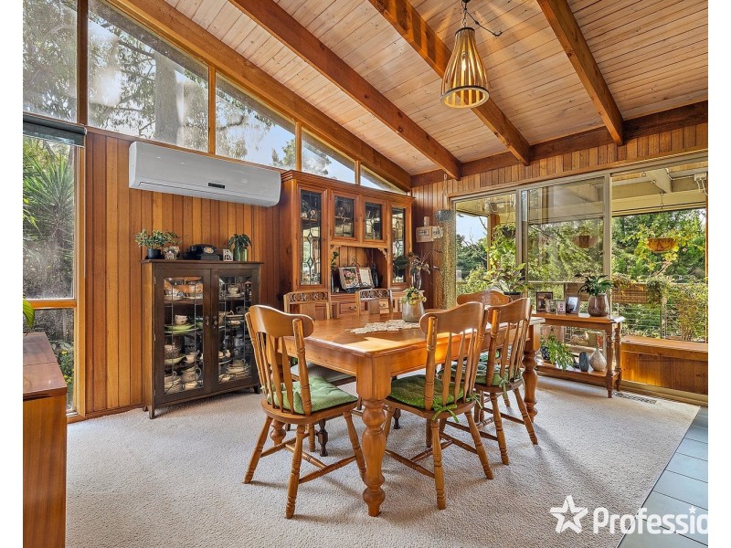 6 Ti-Tree Court, Kilsyth VIC 3137