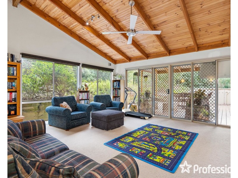 6 Ti-Tree Court, Kilsyth VIC 3137