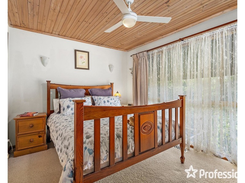 6 Ti-Tree Court, Kilsyth VIC 3137