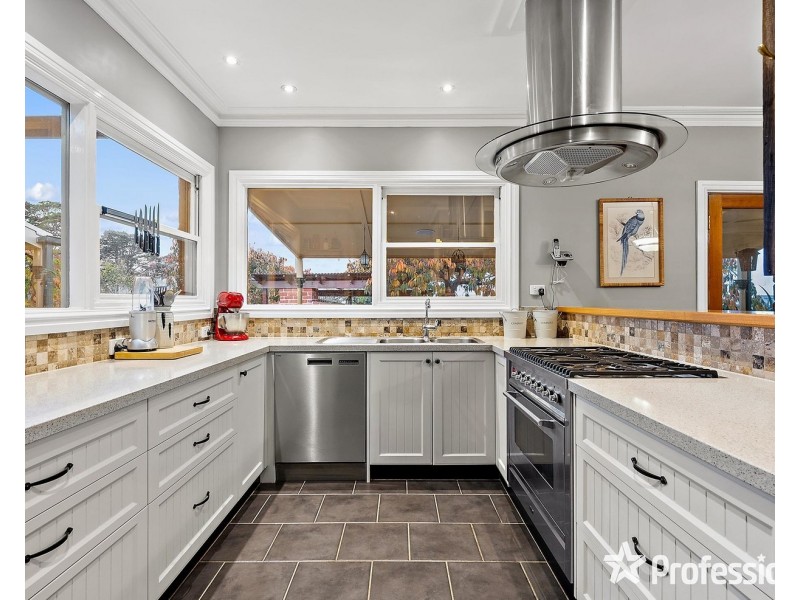 98a Monbulk-Seville Road, Silvan VIC 3795