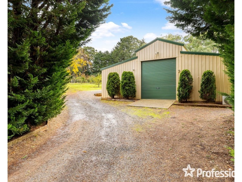 98a Monbulk-Seville Road, Silvan VIC 3795