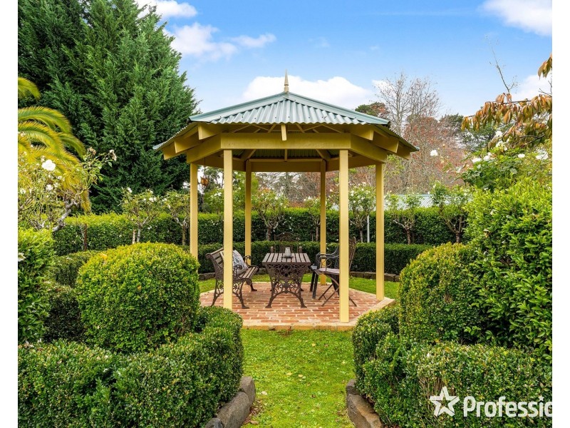 98a Monbulk-Seville Road, Silvan VIC 3795