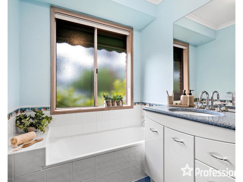 8 Seth Place, Mount Evelyn VIC 3796