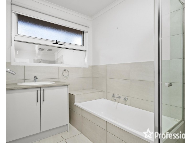 7 Black Springs Road, Chirnside Park VIC 3116