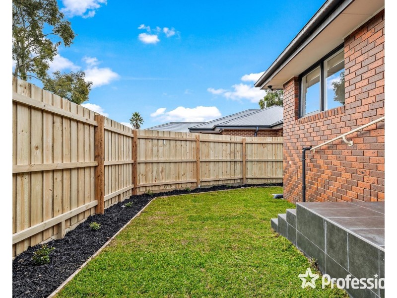 7 Black Springs Road, Chirnside Park VIC 3116