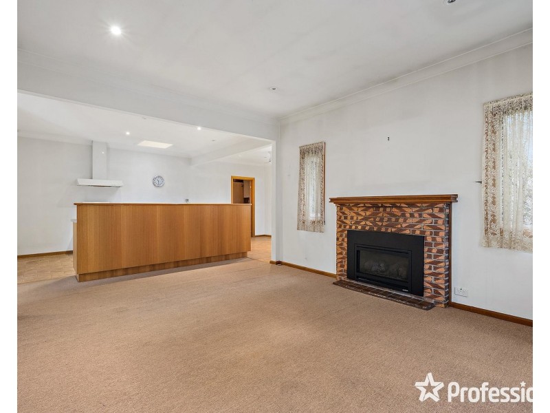 22 Stirling Road, Croydon VIC 3136