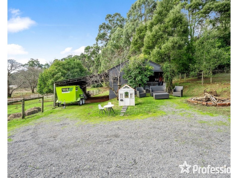 60 Channel Road, Silvan VIC 3795