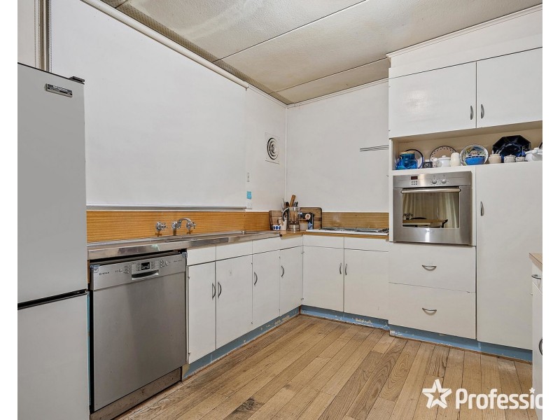 8 Irvine Street, Mount Evelyn VIC 3796