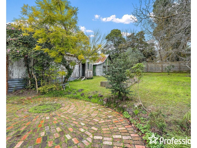 8 Irvine Street, Mount Evelyn VIC 3796