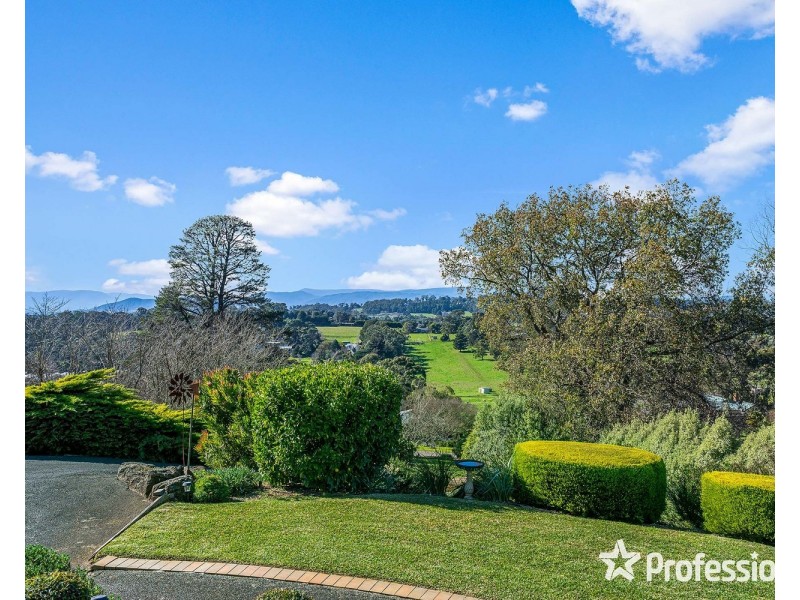 24 The Wridgeway, Mount Evelyn VIC 3796