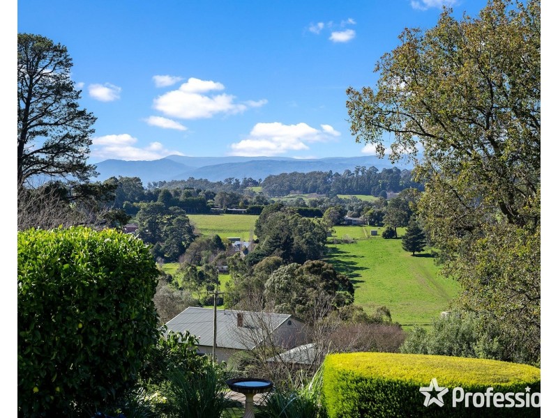24 The Wridgeway, Mount Evelyn VIC 3796