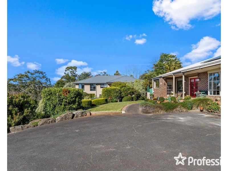 24 The Wridgeway, Mount Evelyn VIC 3796