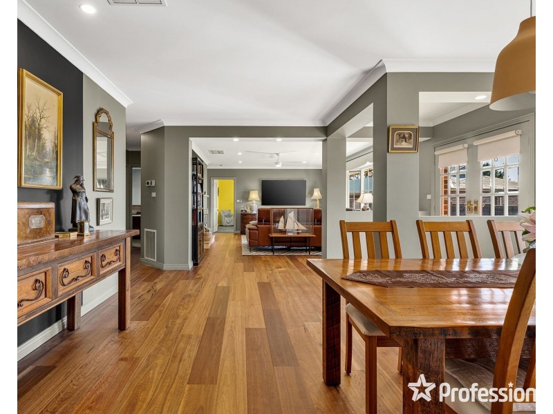 24 The Wridgeway, Mount Evelyn VIC 3796