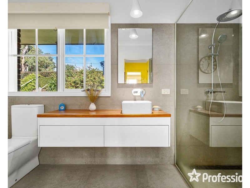 24 The Wridgeway, Mount Evelyn VIC 3796