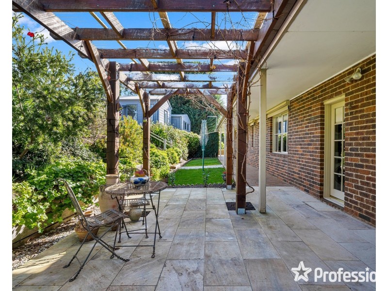 24 The Wridgeway, Mount Evelyn VIC 3796