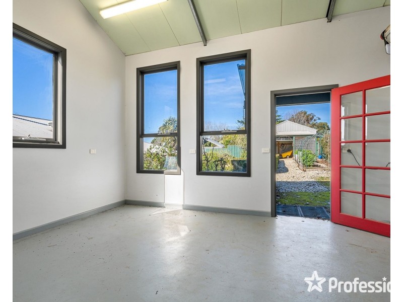 24 The Wridgeway, Mount Evelyn VIC 3796