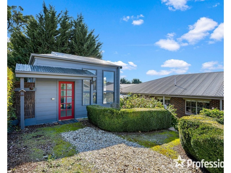 24 The Wridgeway, Mount Evelyn VIC 3796