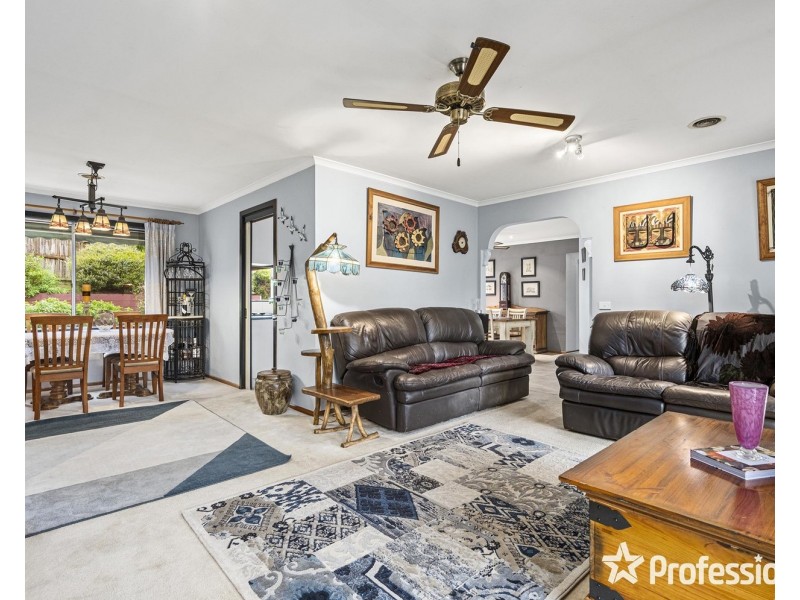 15 Michael Lane, Mount Evelyn VIC 3796