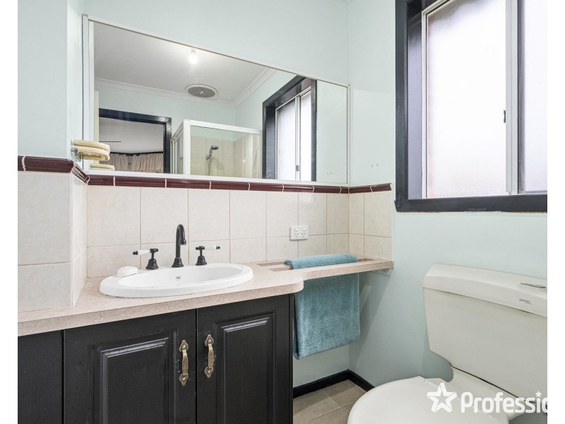 15 Michael Lane, Mount Evelyn VIC 3796