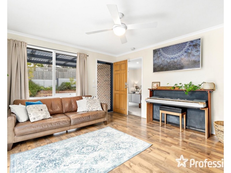 2/11 The Crescent, Mount Evelyn VIC 3796