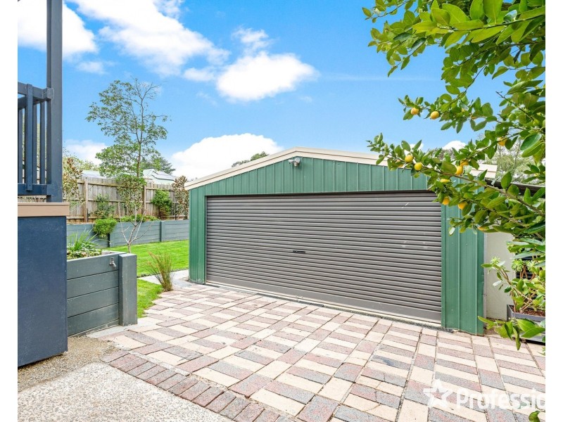 2/11 The Crescent, Mount Evelyn VIC 3796