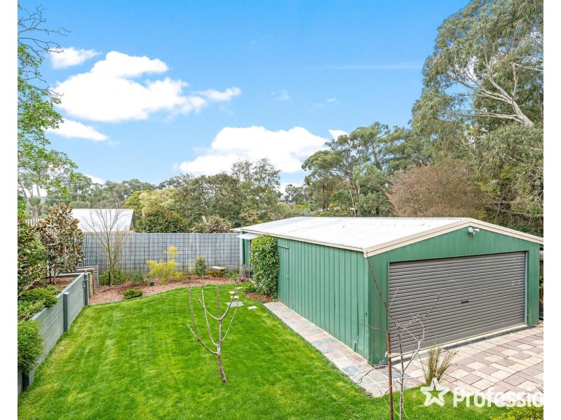 2/11 The Crescent, Mount Evelyn VIC 3796