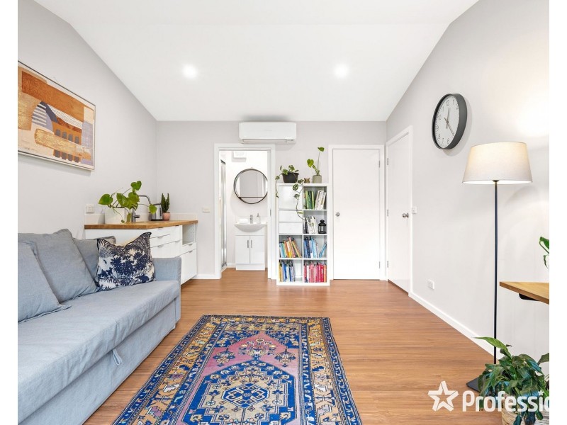 2/11 The Crescent, Mount Evelyn VIC 3796
